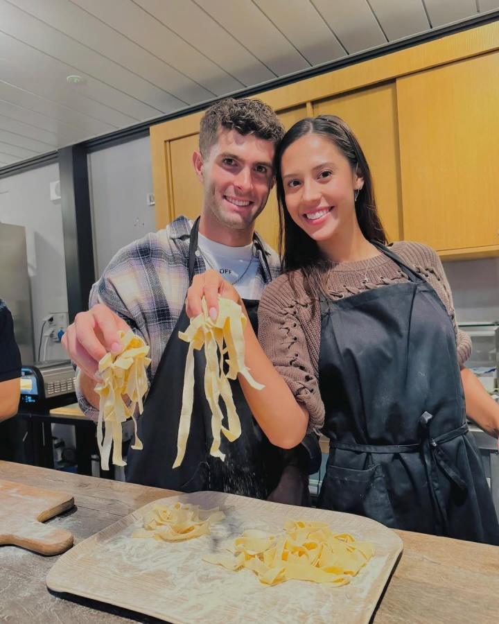 博鱼官网-表忠心🤣普利西奇接连辟谣与悉尼妹绯闻，进球手势献给现女友