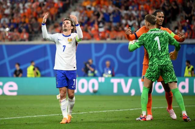 博鱼-姆总不在，格列兹曼带着法国前锋们表演花式浪射